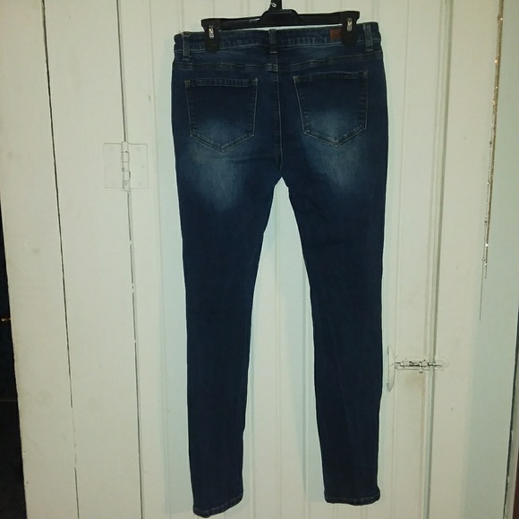 Almost Famous Jeans - Picture 2 of 4